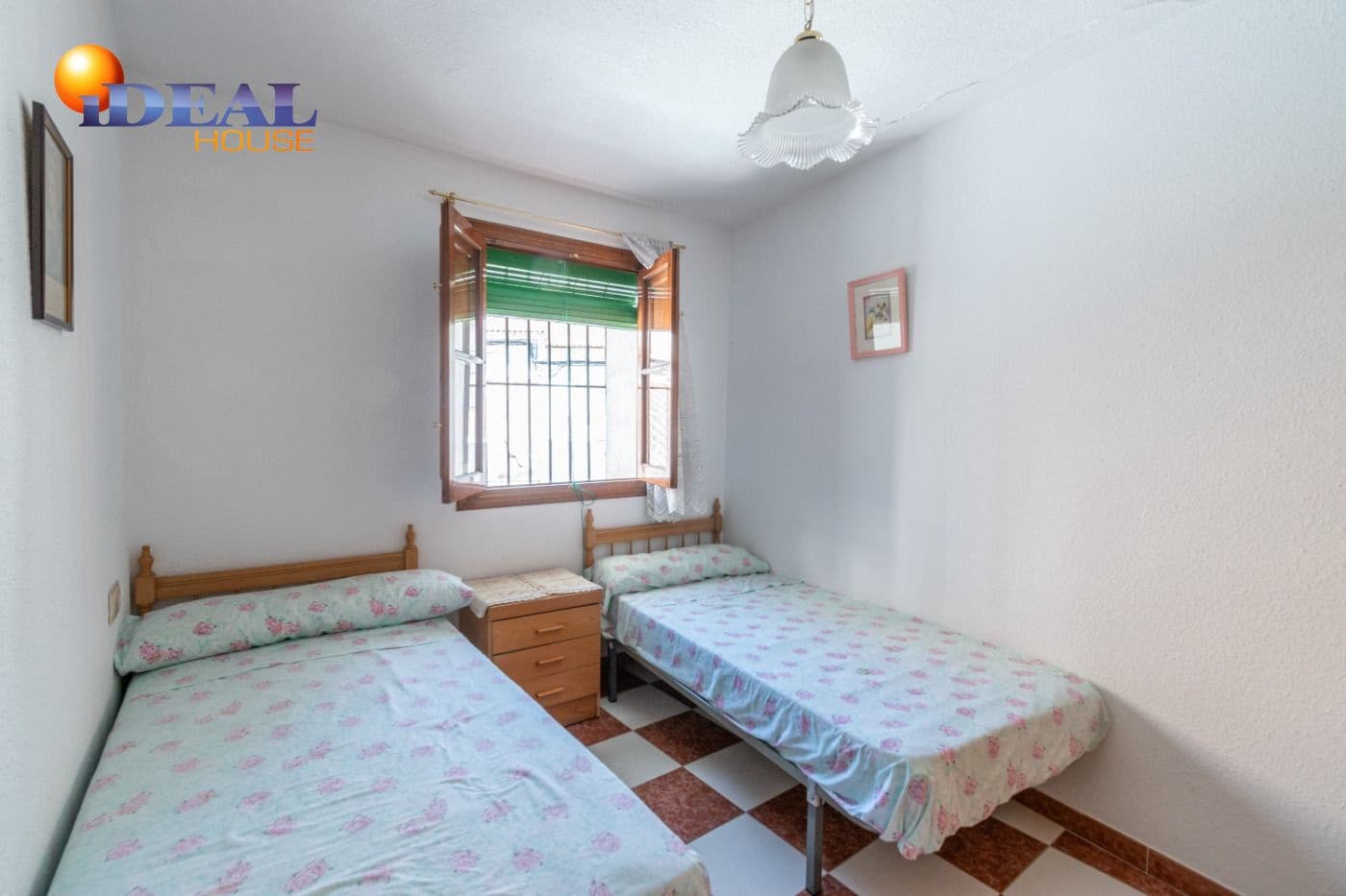 Casa de 3 habitaciones en Illora en venta - 79.000 € (Ref: 9434096)