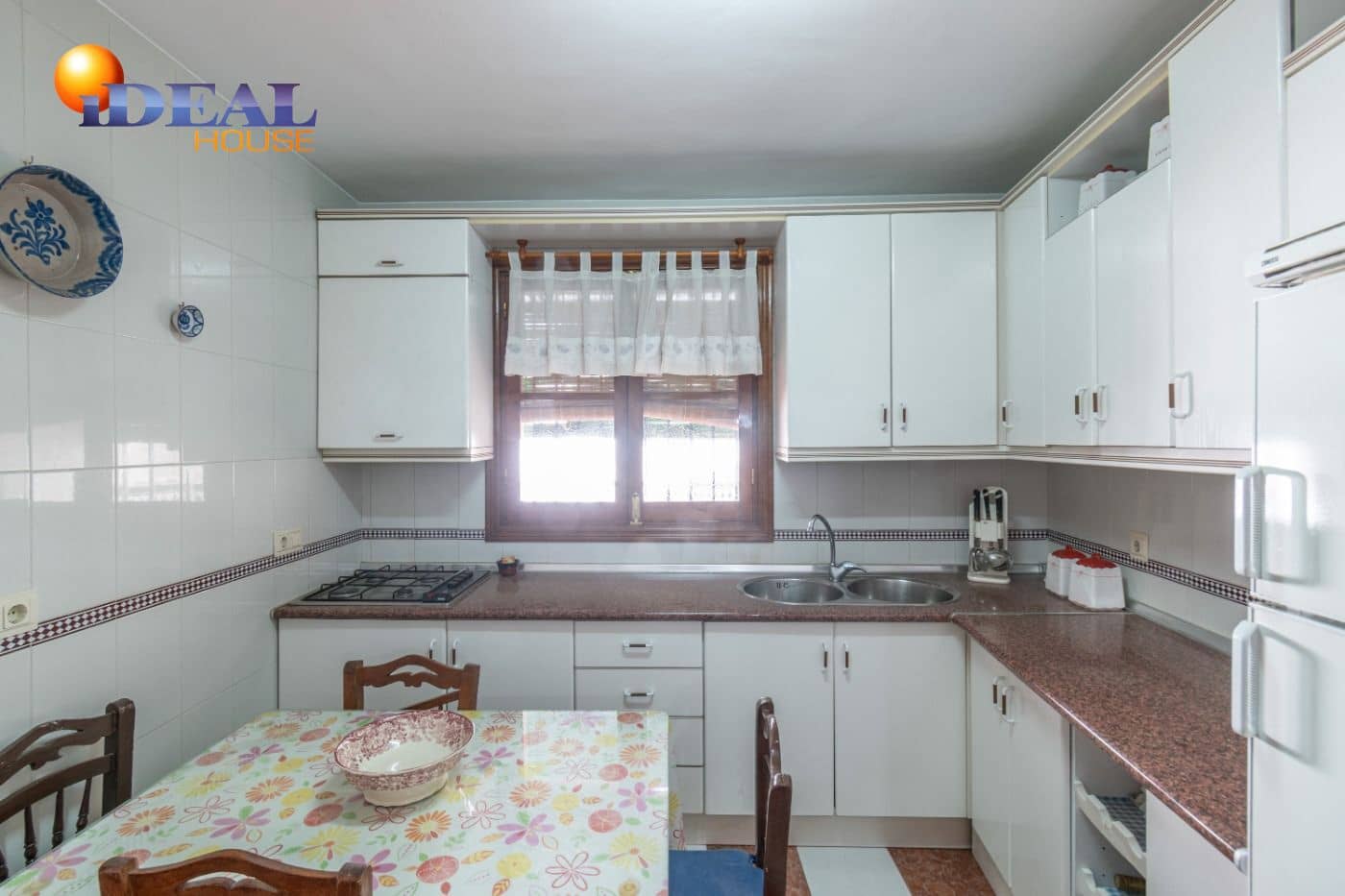 Casa de 3 habitaciones en Illora en venta - 79.000 € (Ref: 9434096)