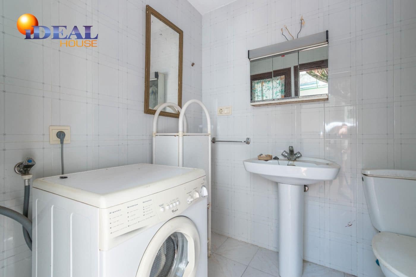 Casa de 3 habitaciones en Illora en venta - 79.000 € (Ref: 9434096)