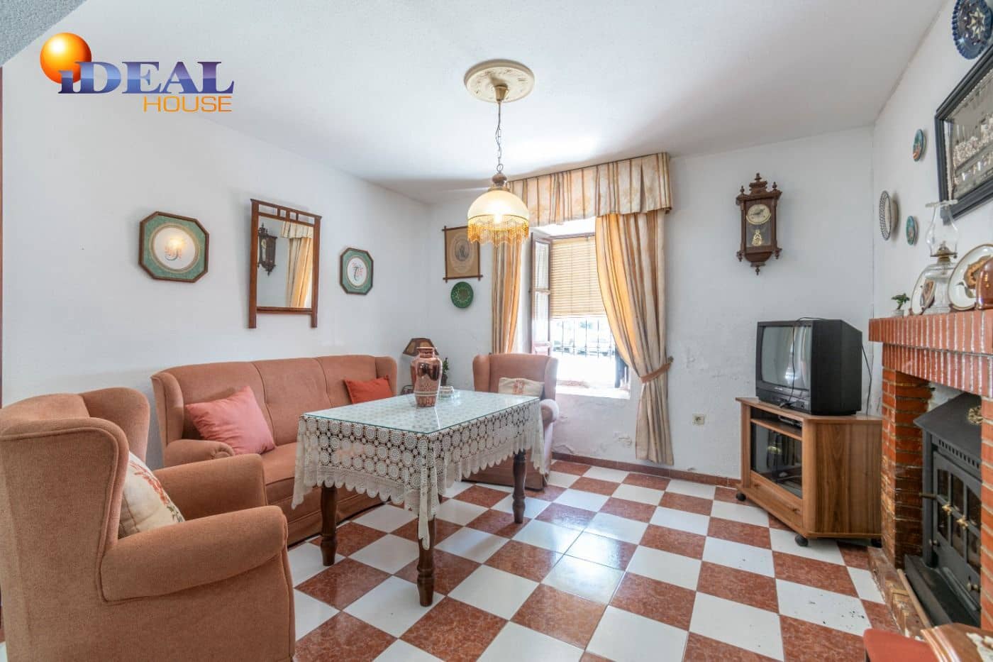 Casa de 3 habitaciones en Illora en venta - 79.000 € (Ref: 9434096)