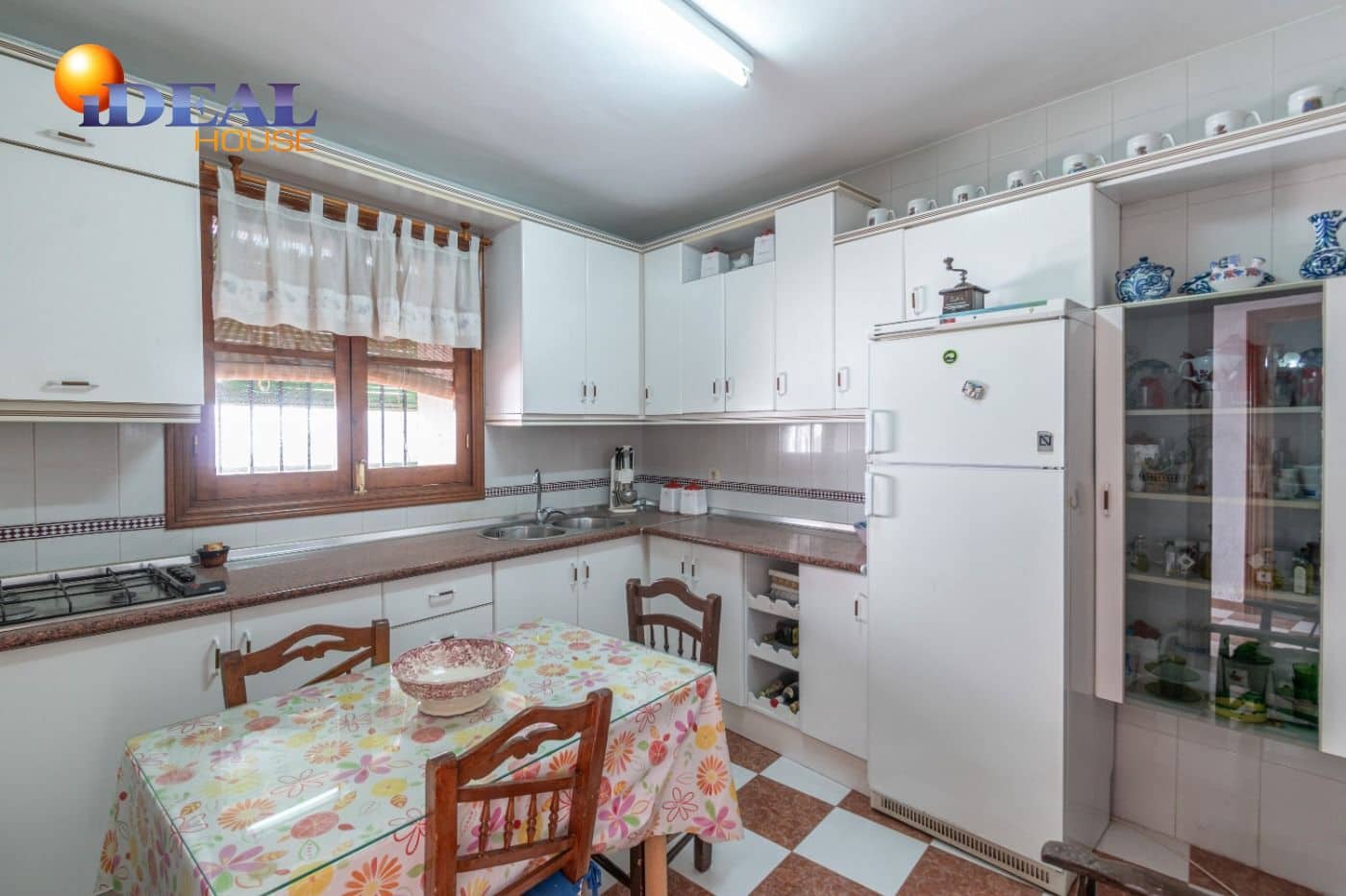 Casa de 3 habitaciones en Illora en venta - 79.000 € (Ref: 9434096)