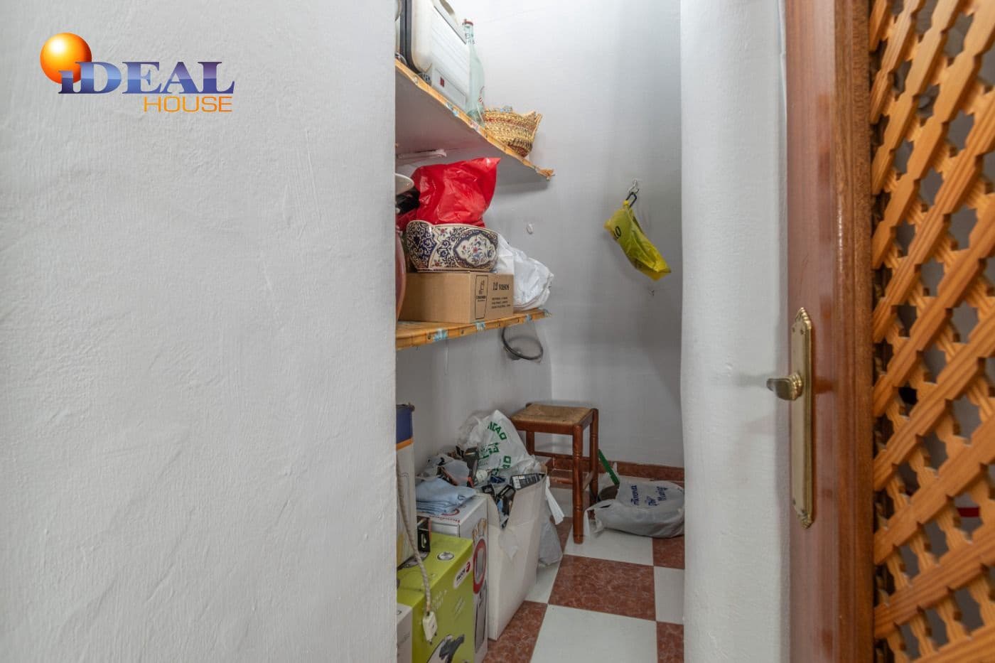 Casa de 3 habitaciones en Illora en venta - 79.000 € (Ref: 9434096)