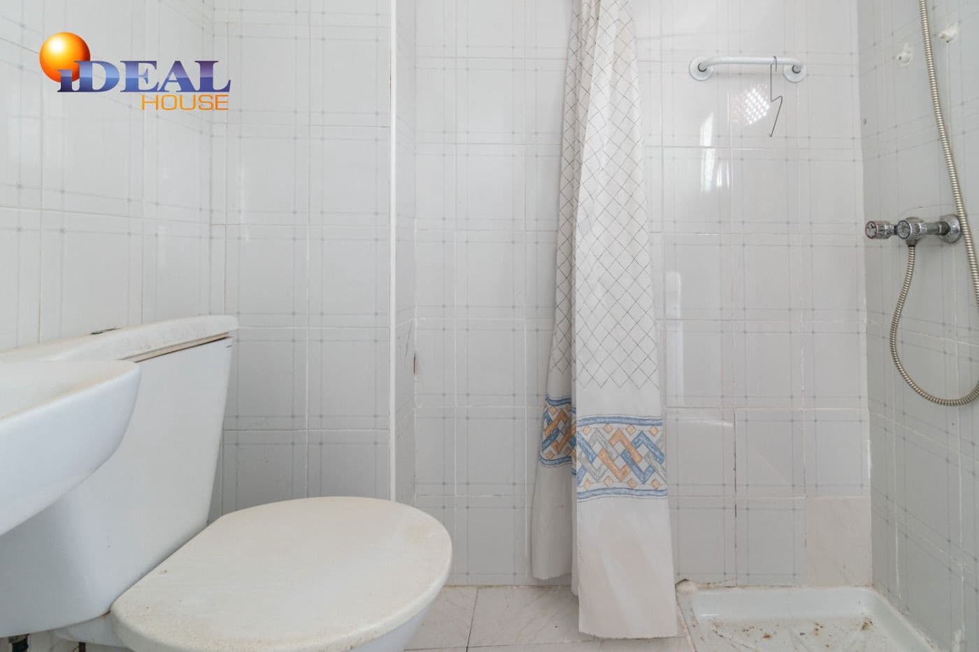 Casa de 3 habitaciones en Illora en venta - 79.000 € (Ref: 9434096)