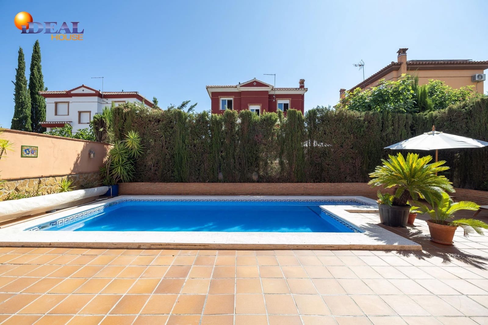 5 makuuhuone Huvila myytävänä paikassa Cullar Vega mukana uima-altaan 
autotalli - 370 000 € (Ref: 9434098)