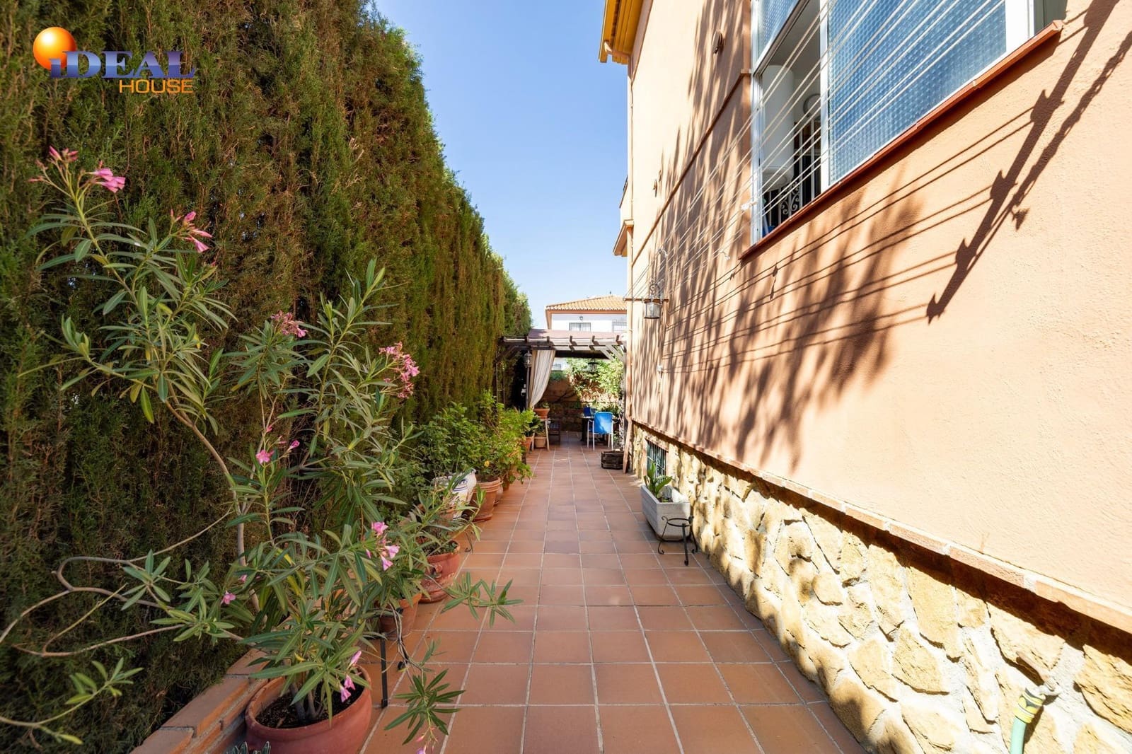 5 makuuhuone Huvila myytävänä paikassa Cullar Vega mukana uima-altaan 
autotalli - 370 000 € (Ref: 9434098)