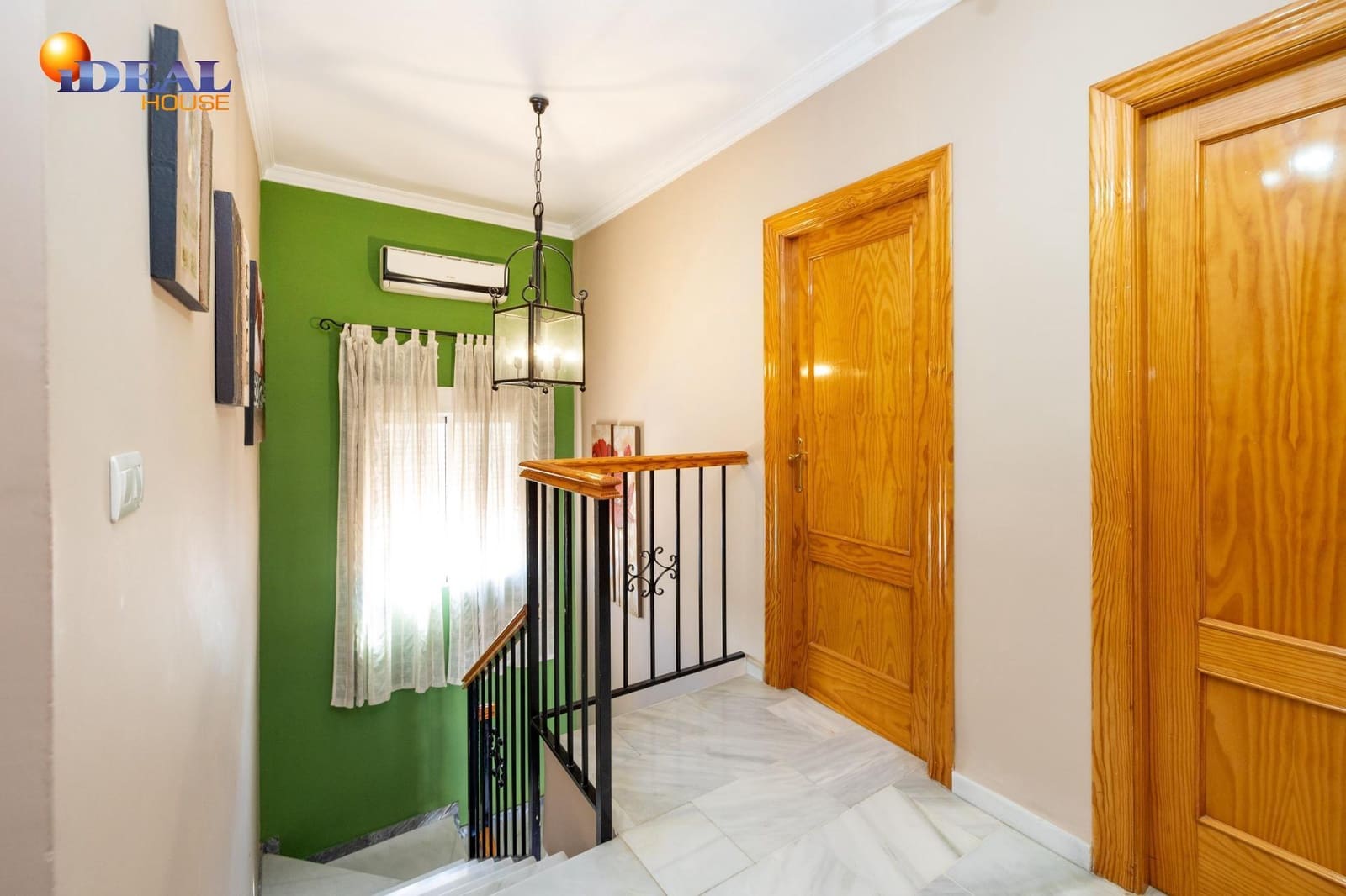 5 makuuhuone Huvila myytävänä paikassa Cullar Vega mukana uima-altaan 
autotalli - 370 000 € (Ref: 9434098)