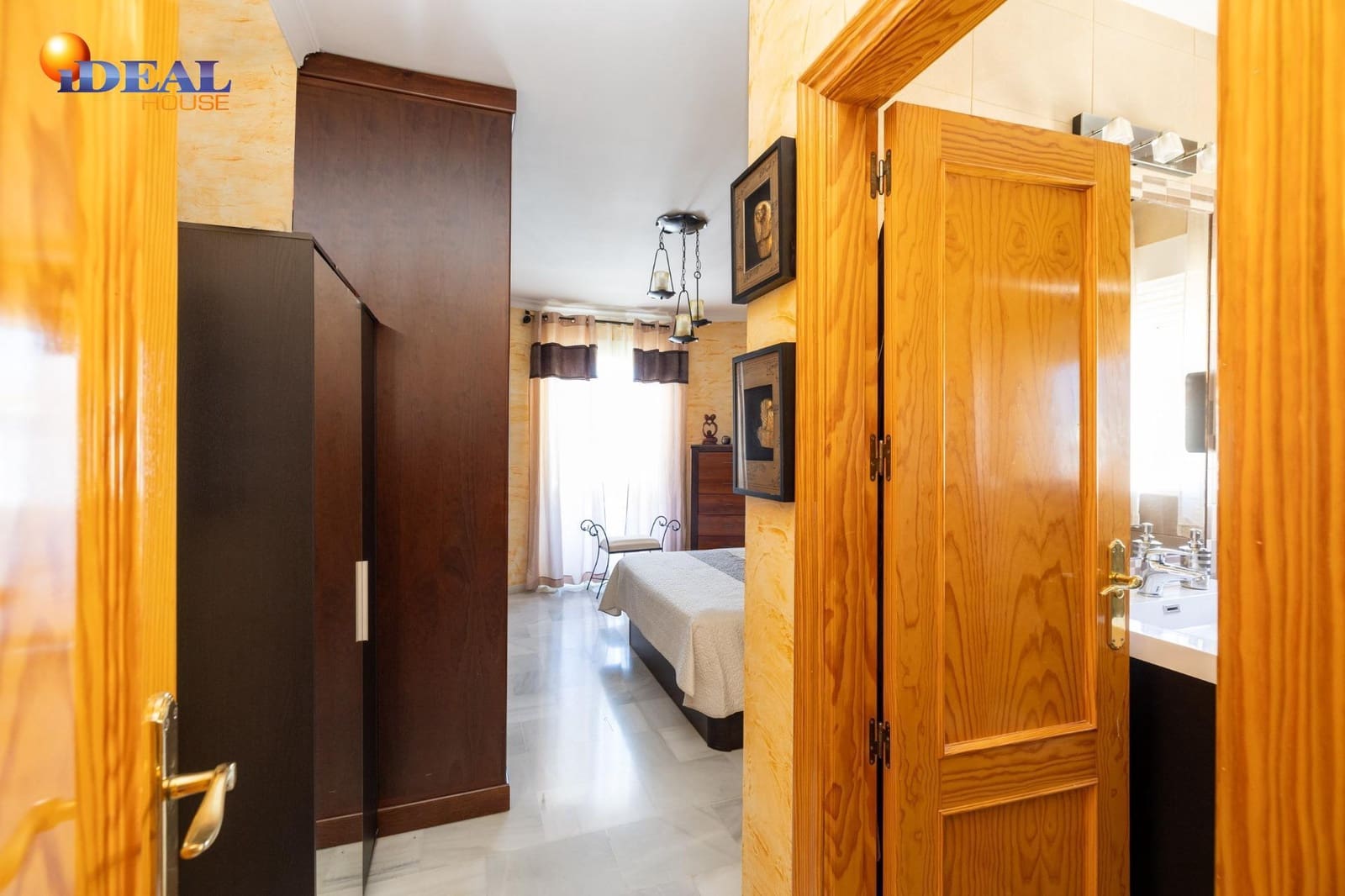 5 makuuhuone Huvila myytävänä paikassa Cullar Vega mukana uima-altaan 
autotalli - 370 000 € (Ref: 9434098)