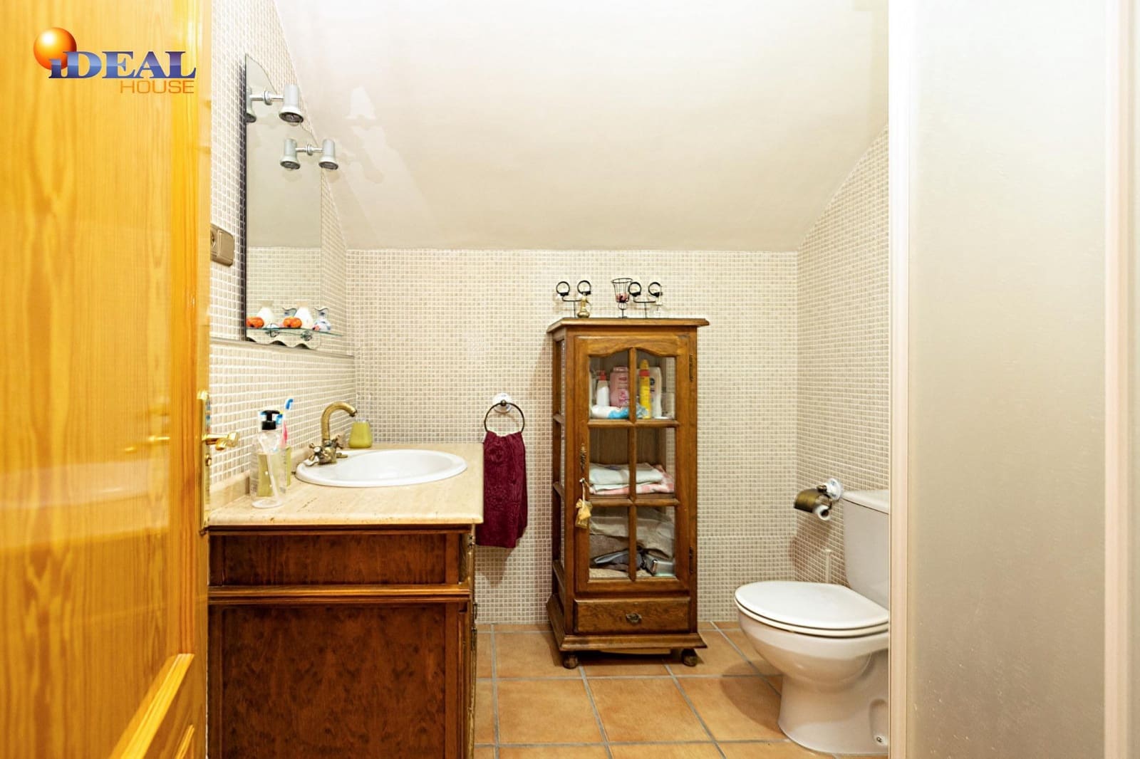 5 makuuhuone Huvila myytävänä paikassa Cullar Vega mukana uima-altaan 
autotalli - 370 000 € (Ref: 9434098)