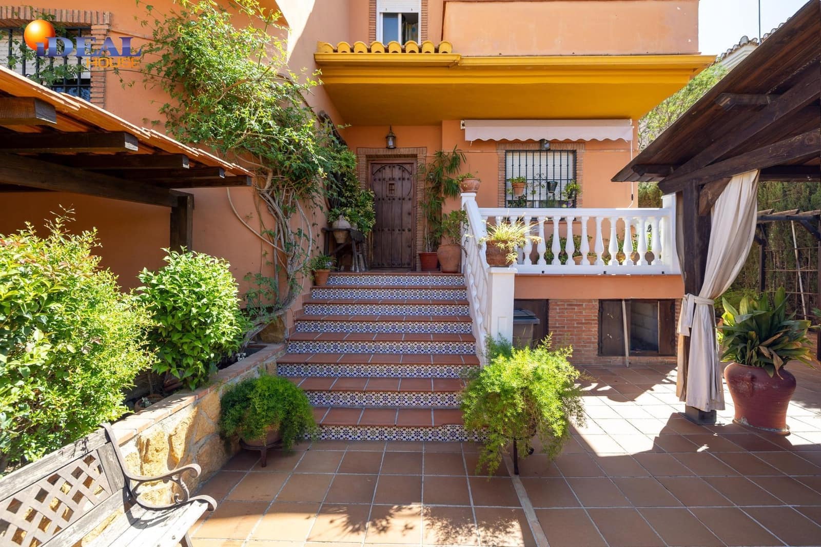 5 makuuhuone Huvila myytävänä paikassa Cullar Vega mukana uima-altaan 
autotalli - 370 000 € (Ref: 9434098)