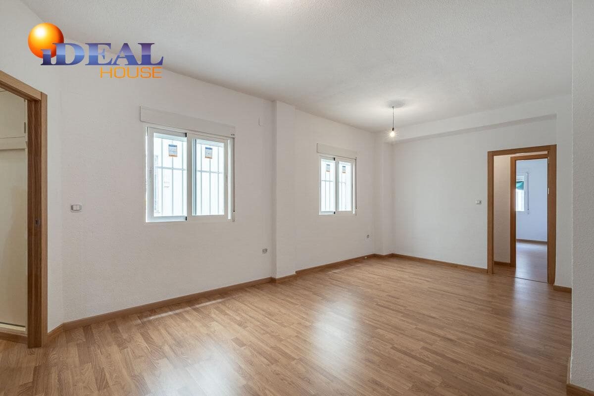 3 bedroom Flat for sale in Motril - € 170,000 (Ref: 9434099)