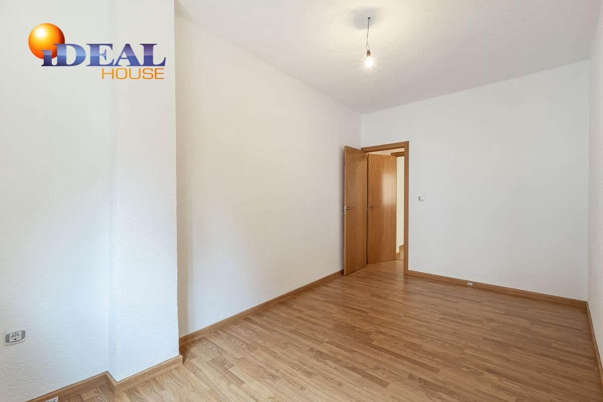 3 bedroom Flat for sale in Motril - € 170,000 (Ref: 9434099)