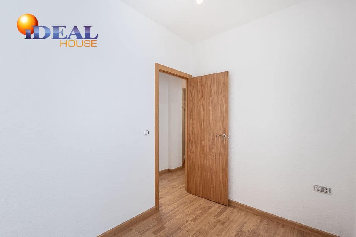 3 bedroom Flat for sale in Motril - € 170,000 (Ref: 9434099)