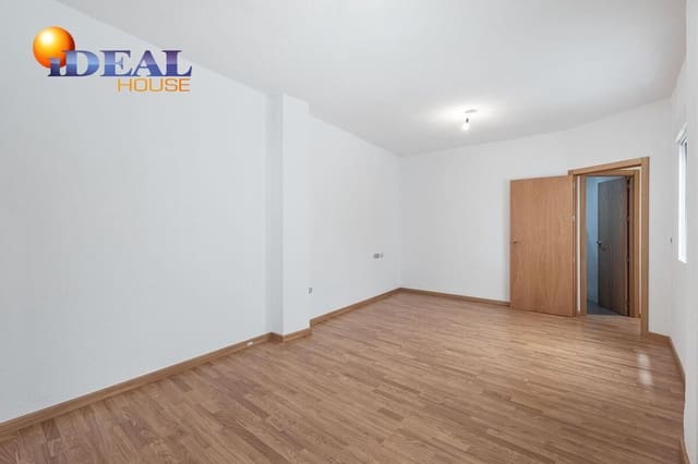 Piso de 3 habitaciones en Motril en venta - 170.000 € (Ref: 9434099)