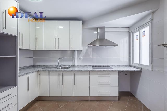 Piso de 3 habitaciones en Motril en venta - 170.000 € (Ref: 9434099)