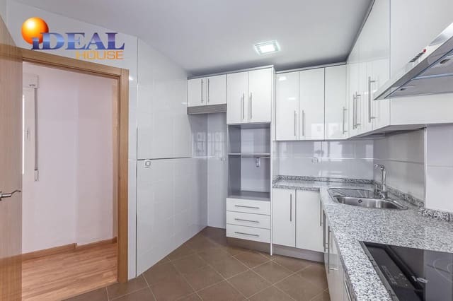 Piso de 3 habitaciones en Motril en venta - 170.000 € (Ref: 9434099)