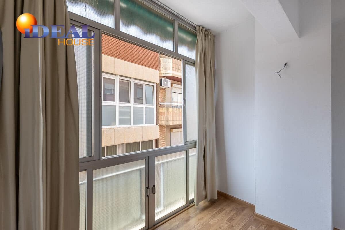 3 bedroom Flat for sale in Motril - € 170,000 (Ref: 9434099)