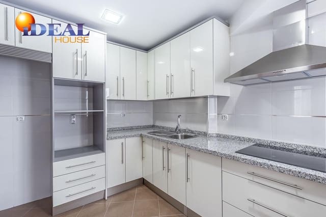 Piso de 3 habitaciones en Motril en venta - 170.000 € (Ref: 9434099)
