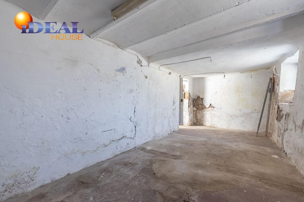 11 bedroom Townhouse for sale in Granada city - € 1,500,000 (Ref: 9434100)