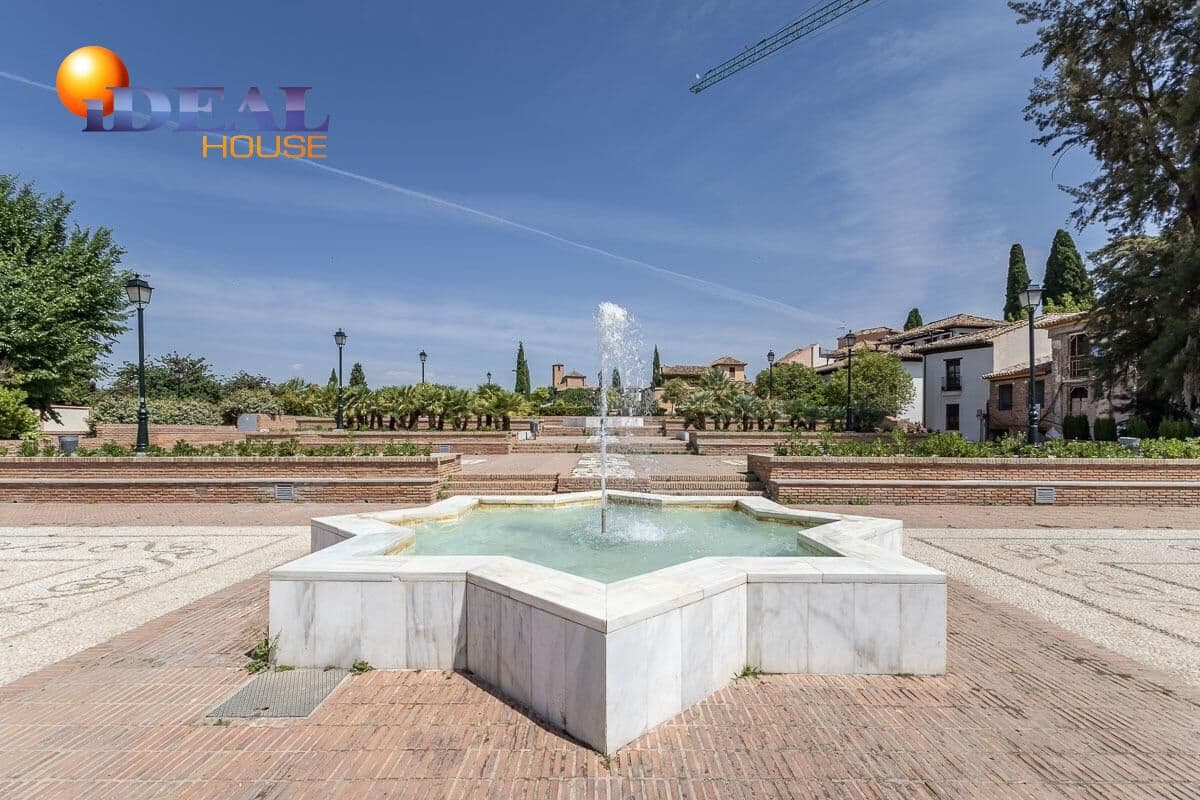 11 bedroom Townhouse for sale in Granada city - € 1,500,000 (Ref: 9434100)