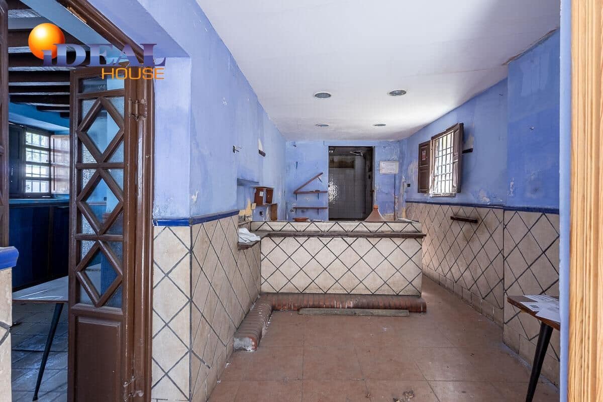 11 bedroom Townhouse for sale in Granada city - € 1,500,000 (Ref: 9434100)