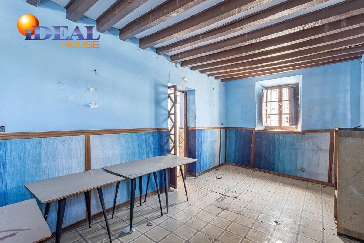 11 bedroom Townhouse for sale in Granada city - € 1,500,000 (Ref: 9434100)