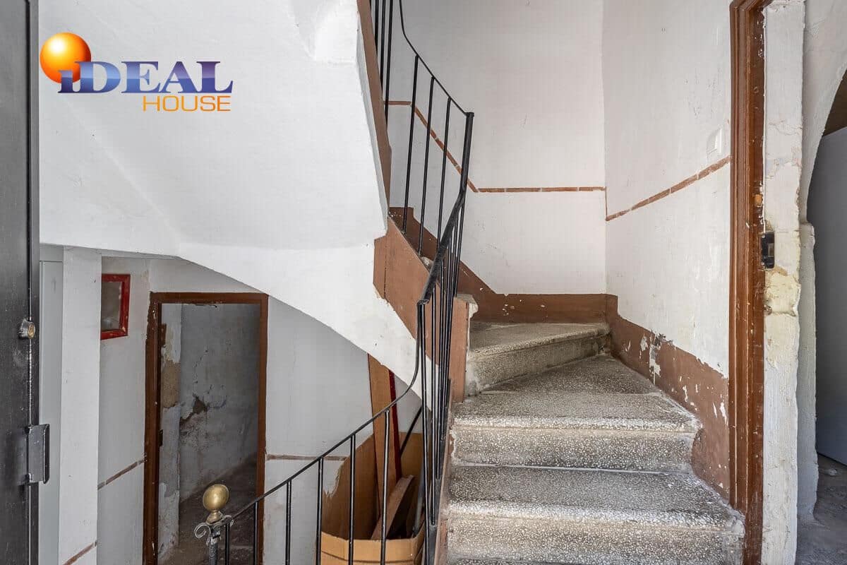 11 bedroom Townhouse for sale in Granada city - € 1,500,000 (Ref: 9434100)