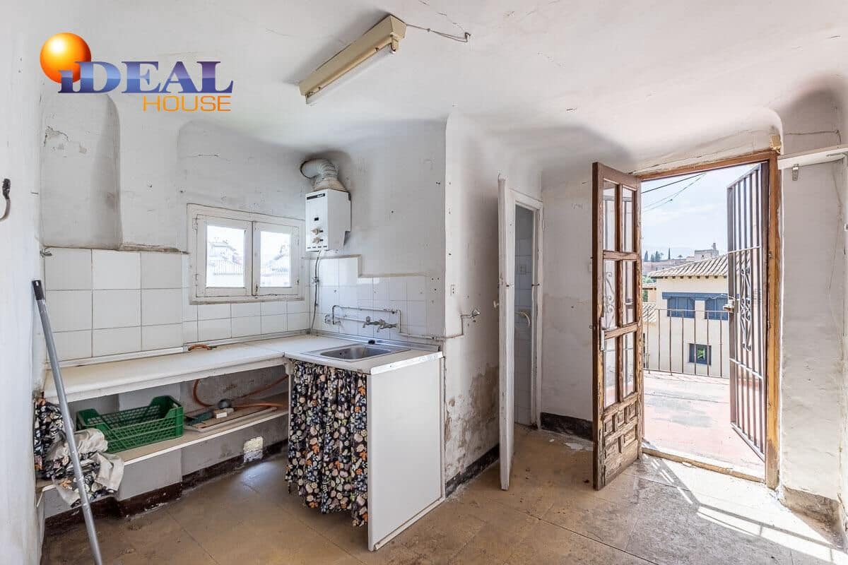 11 bedroom Townhouse for sale in Granada city - € 1,500,000 (Ref: 9434100)