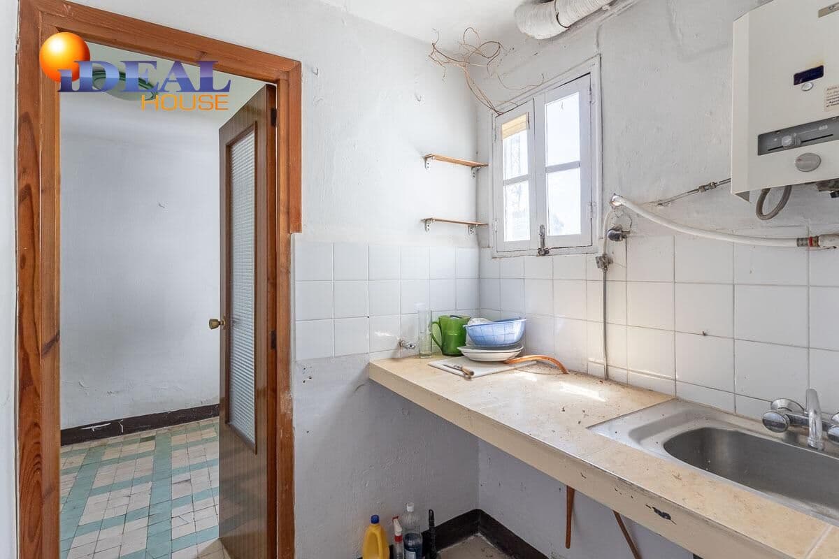 11 bedroom Townhouse for sale in Granada city - € 1,500,000 (Ref: 9434100)