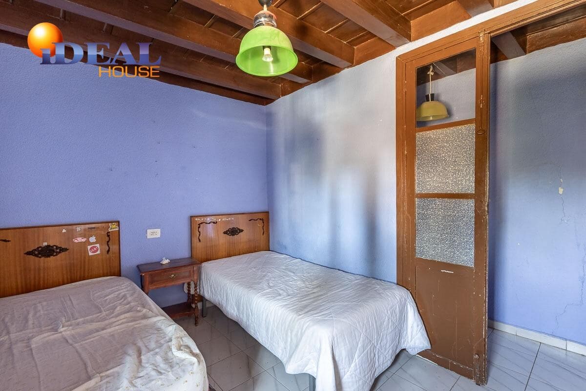 11 bedroom Townhouse for sale in Granada city - € 1,500,000 (Ref: 9434100)