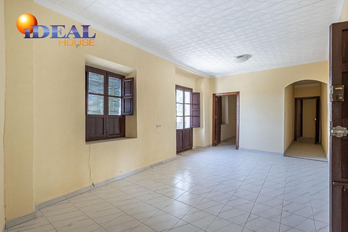 11 bedroom Townhouse for sale in Granada city - € 1,500,000 (Ref: 9434100)