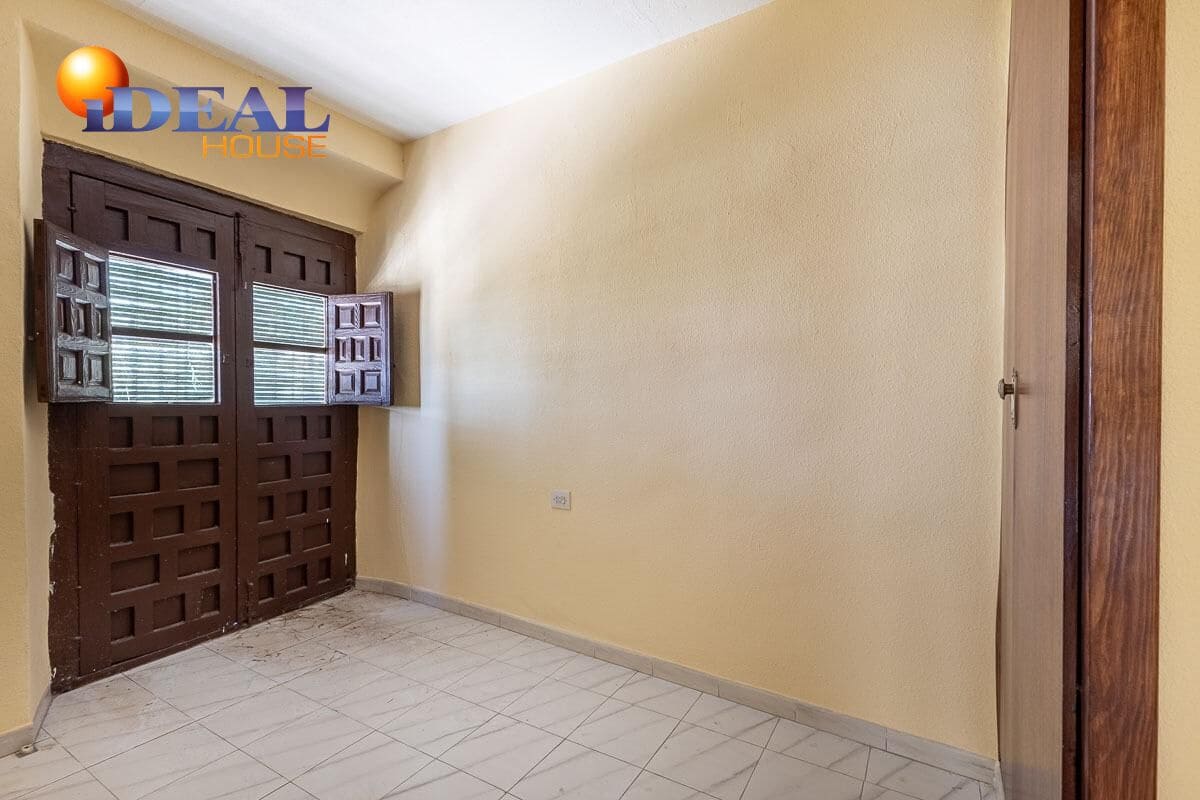 11 bedroom Townhouse for sale in Granada city - € 1,500,000 (Ref: 9434100)