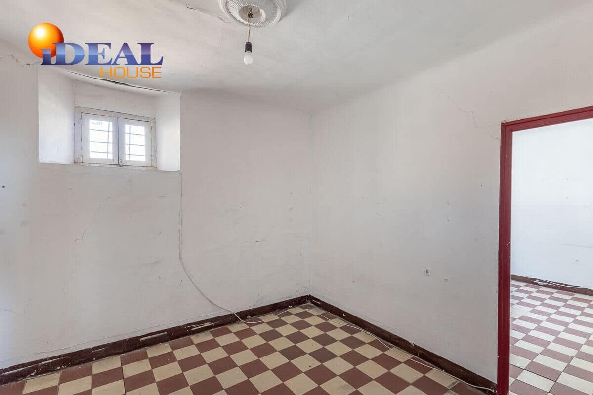 11 bedroom Townhouse for sale in Granada city - € 1,500,000 (Ref: 9434100)