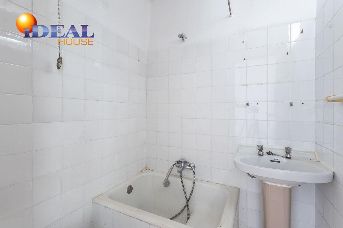 11 bedroom Townhouse for sale in Granada city - € 1,500,000 (Ref: 9434100)