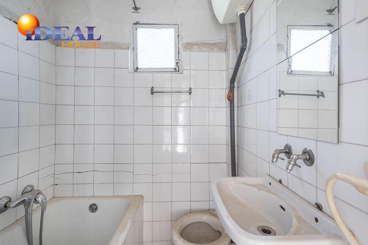 11 bedroom Townhouse for sale in Granada city - € 1,500,000 (Ref: 9434100)