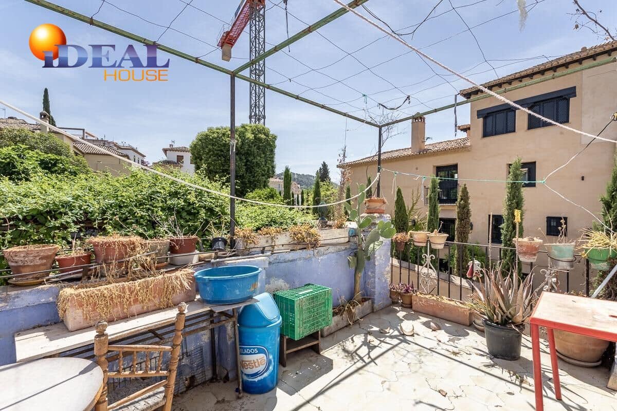11 bedroom Townhouse for sale in Granada city - € 1,500,000 (Ref: 9434100)