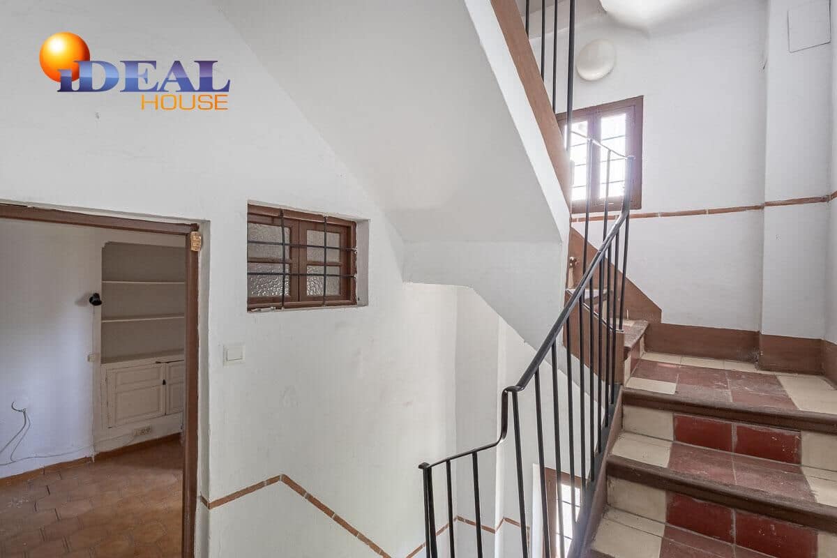 11 bedroom Townhouse for sale in Granada city - € 1,500,000 (Ref: 9434100)