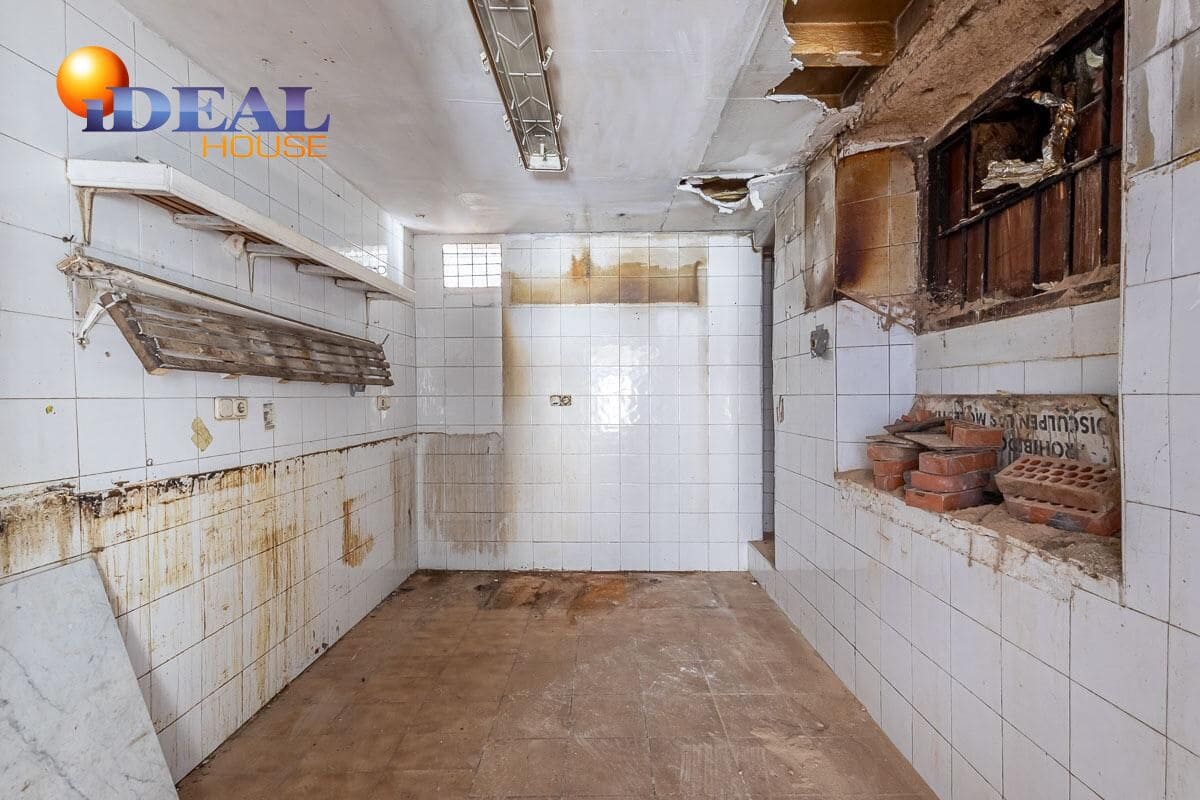 11 bedroom Townhouse for sale in Granada city - € 1,500,000 (Ref: 9434100)