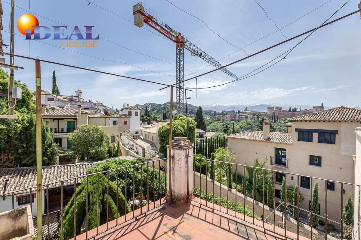 11 bedroom Townhouse for sale in Granada city - € 1,500,000 (Ref: 9434100)