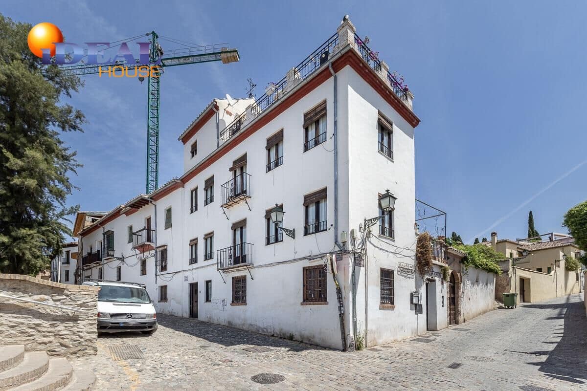 11 bedroom Townhouse for sale in Granada city - € 1,500,000 (Ref: 9434100)