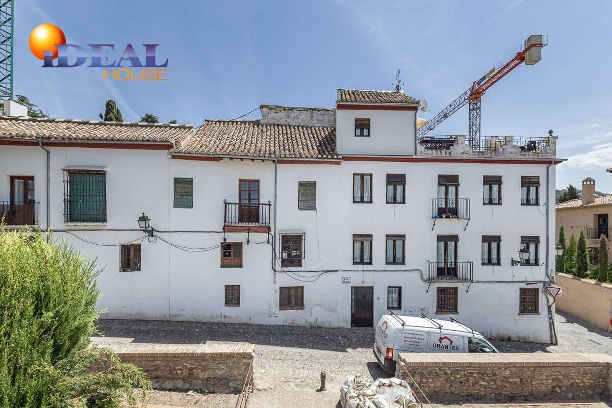 11 bedroom Townhouse for sale in Granada city - € 1,500,000 (Ref: 9434100)