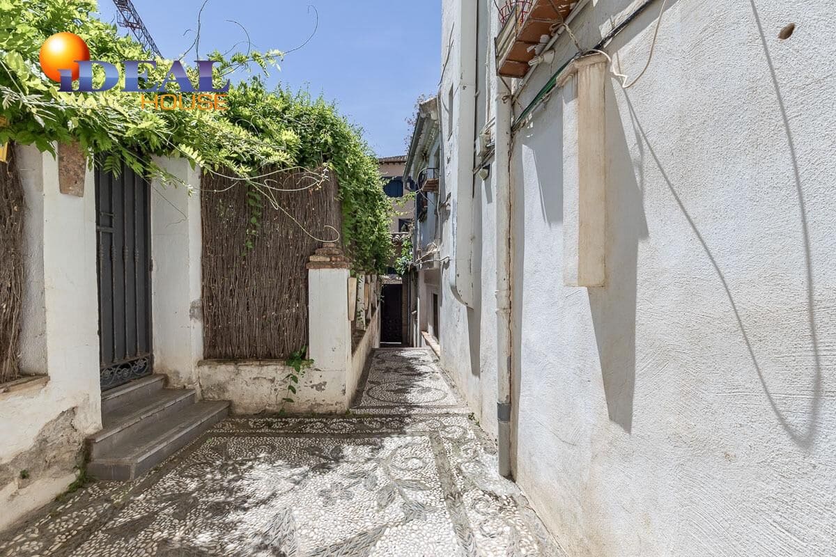 11 bedroom Townhouse for sale in Granada city - € 1,500,000 (Ref: 9434100)