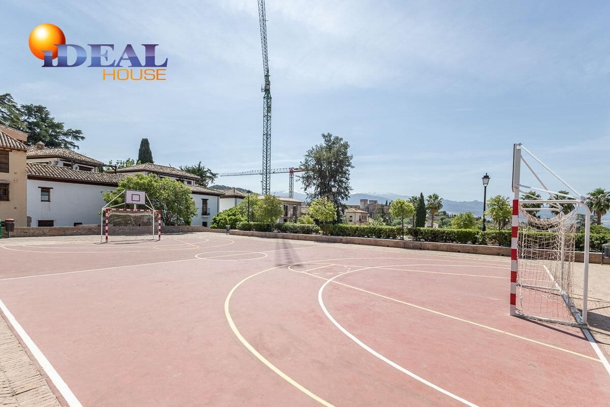 11 bedroom Townhouse for sale in Granada city - € 1,500,000 (Ref: 9434100)