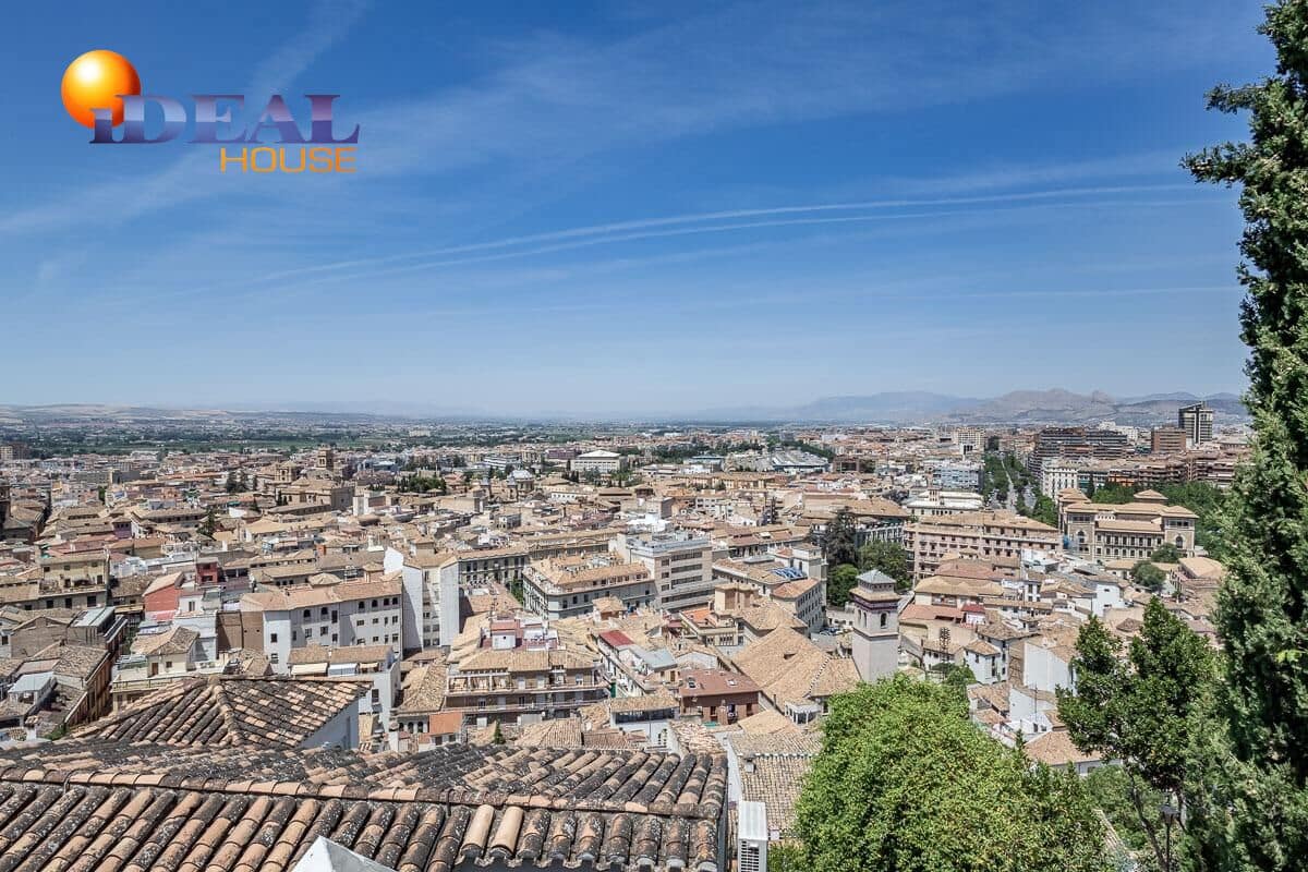11 bedroom Townhouse for sale in Granada city - € 1,500,000 (Ref: 9434100)