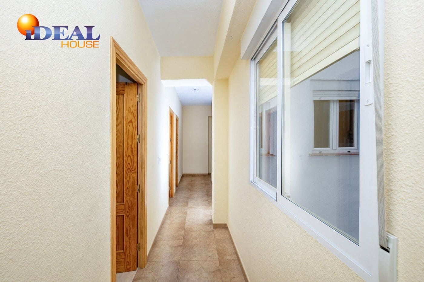 4 bedroom Flat for sale in Granada city - € 330,000 (Ref: 9434102)