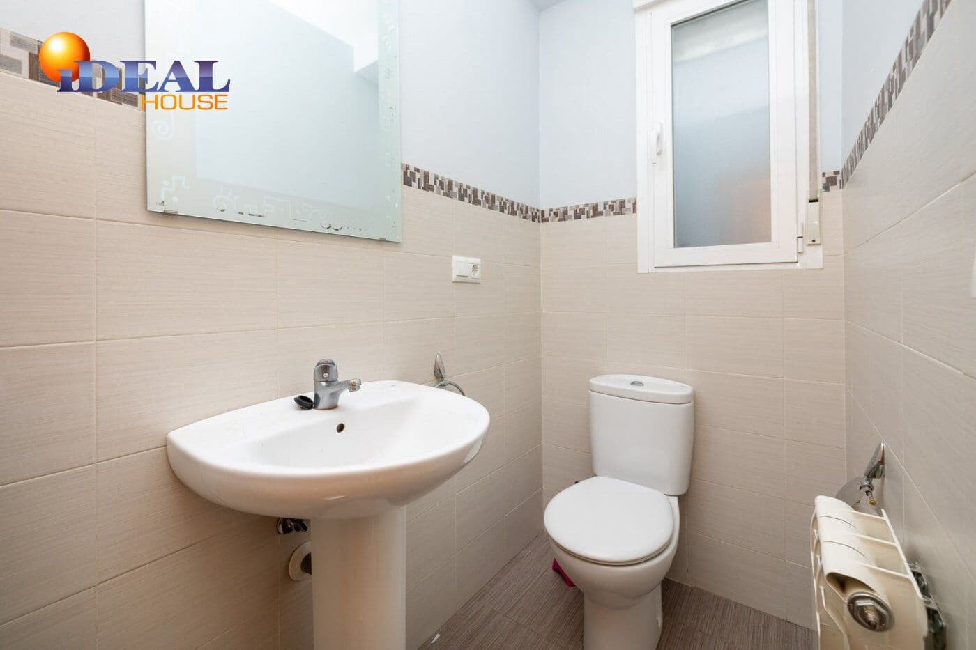 4 bedroom Flat for sale in Granada city - € 330,000 (Ref: 9434102)