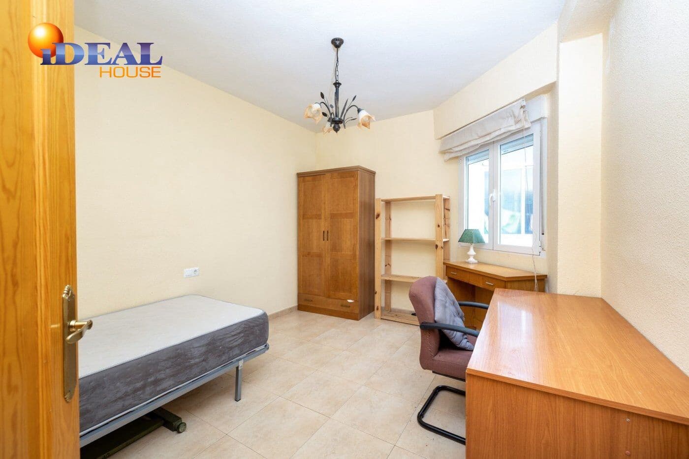 4 bedroom Flat for sale in Granada city - € 330,000 (Ref: 9434102)