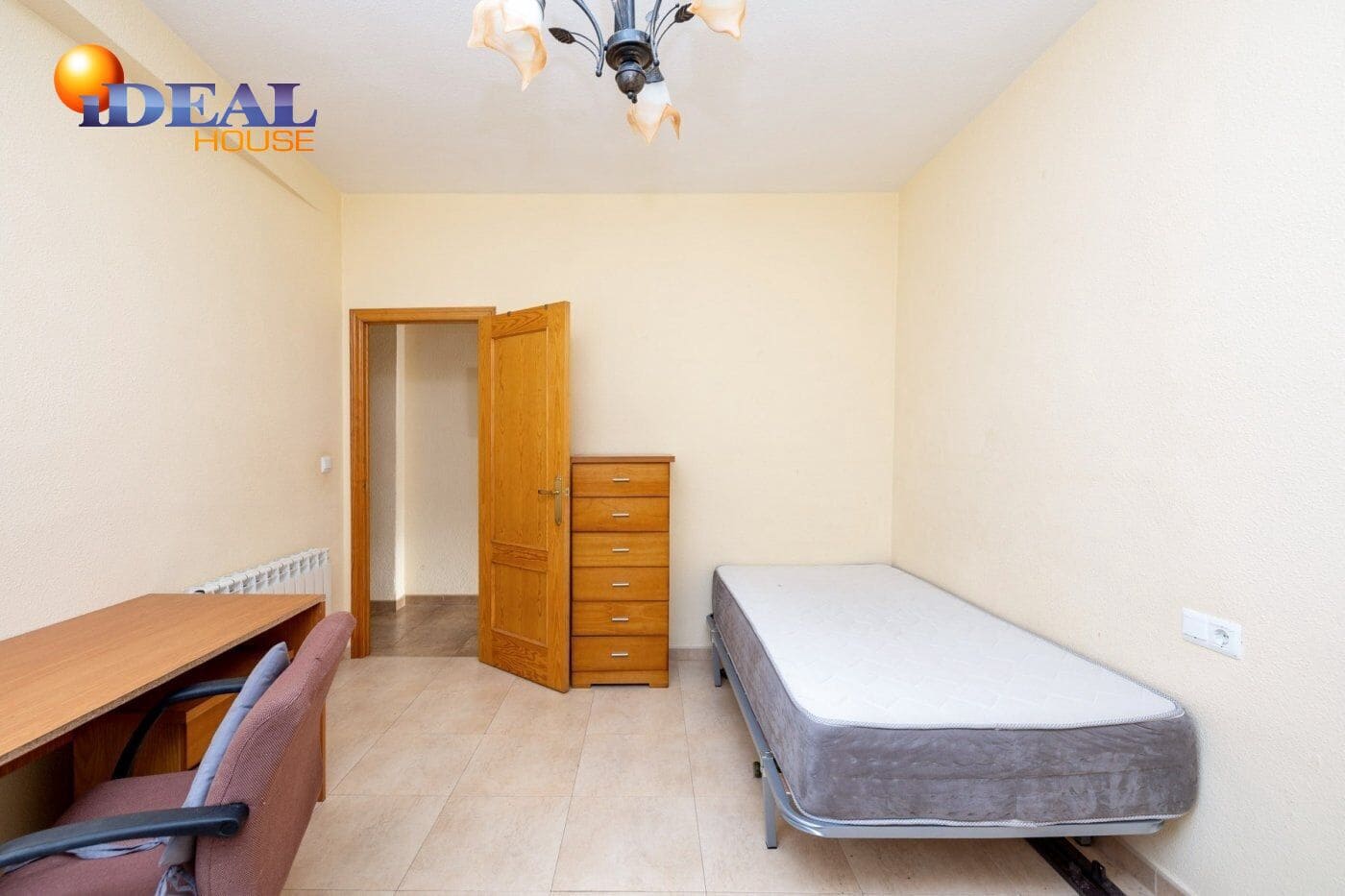 4 bedroom Flat for sale in Granada city - € 330,000 (Ref: 9434102)