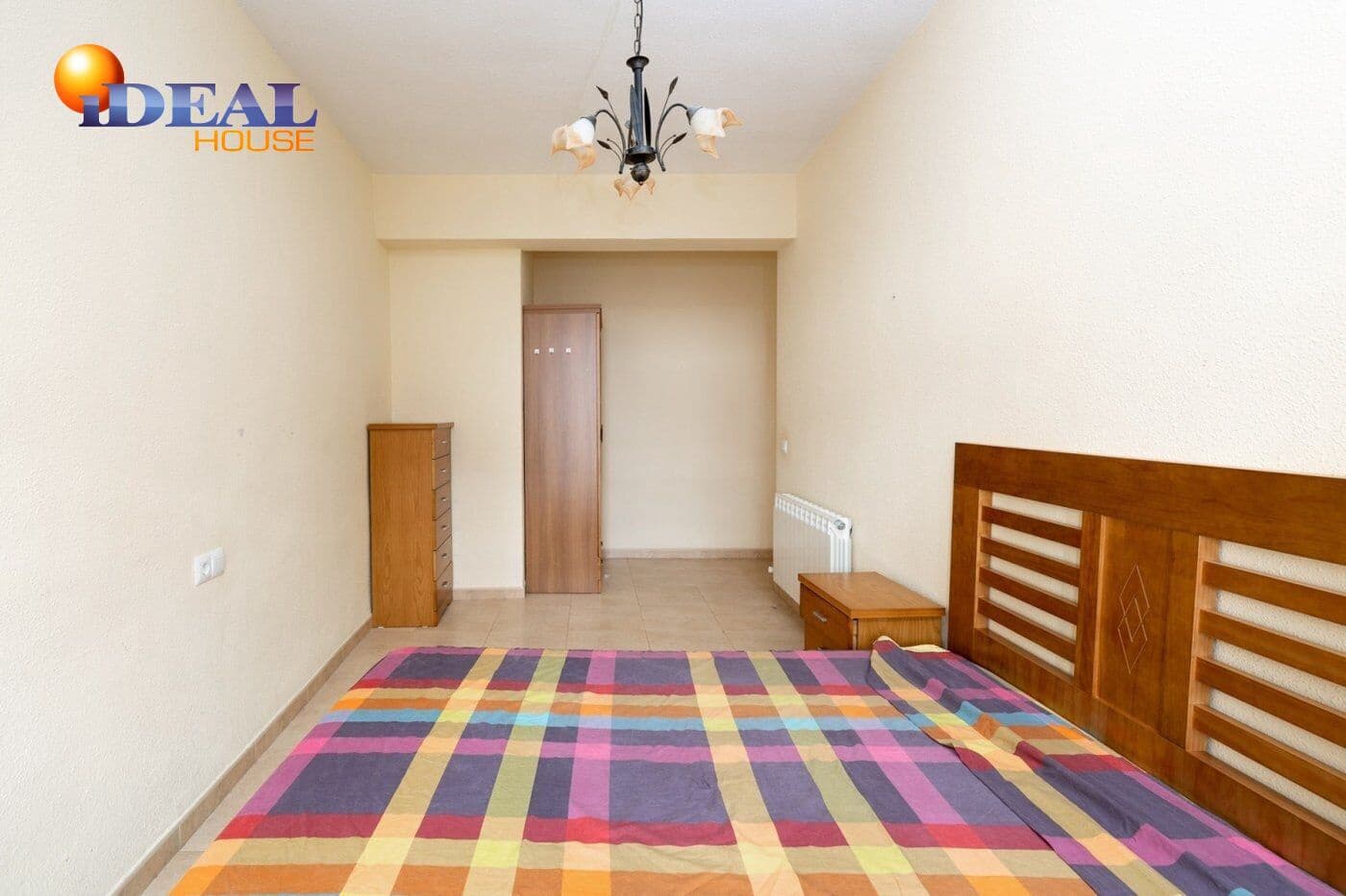 4 bedroom Flat for sale in Granada city - € 330,000 (Ref: 9434102)