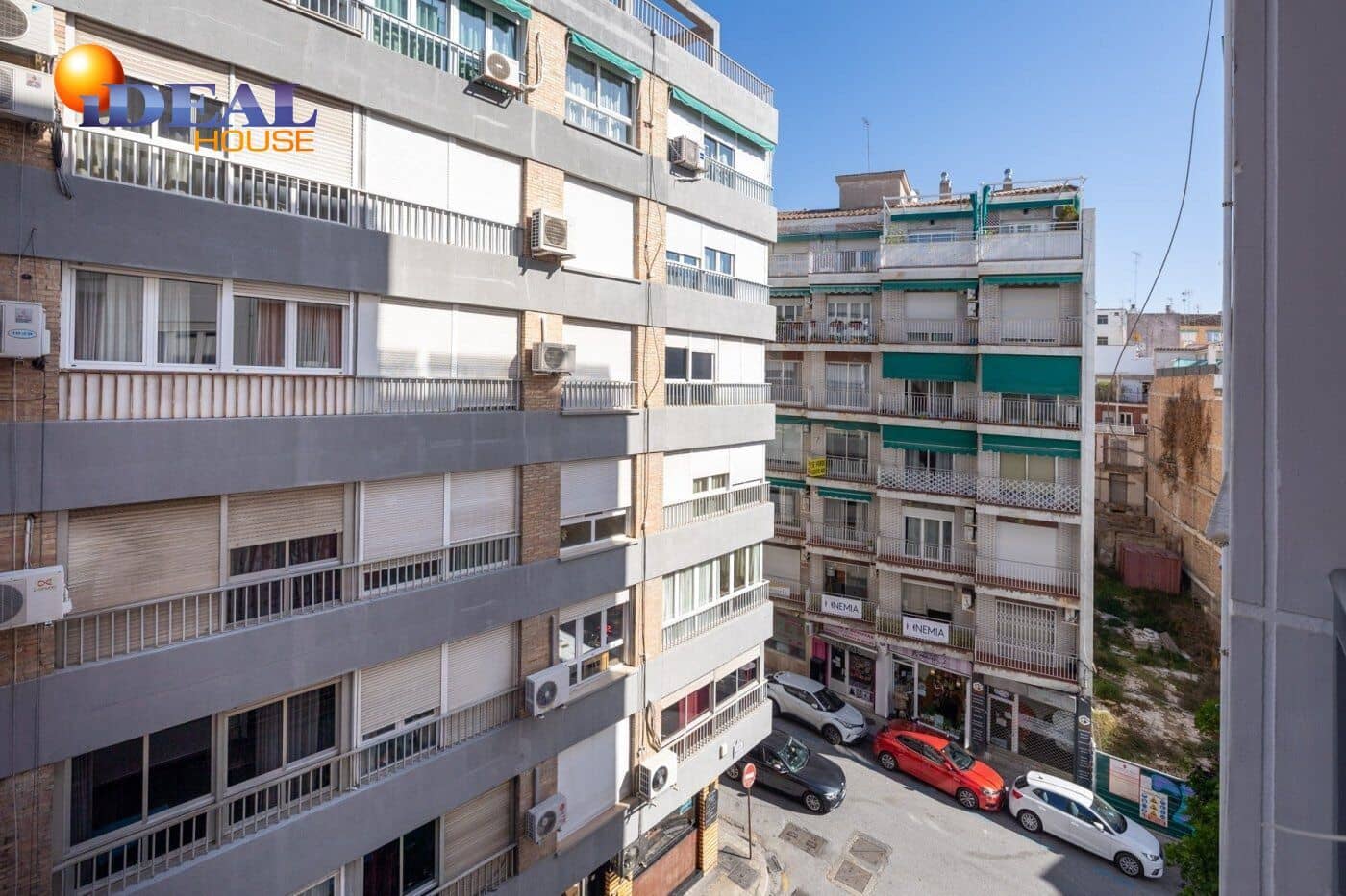 4 bedroom Flat for sale in Granada city - € 330,000 (Ref: 9434102)