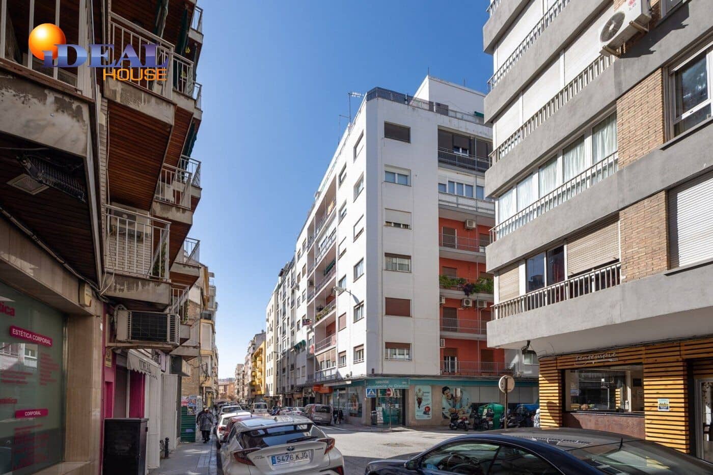 4 bedroom Flat for sale in Granada city - € 330,000 (Ref: 9434102)